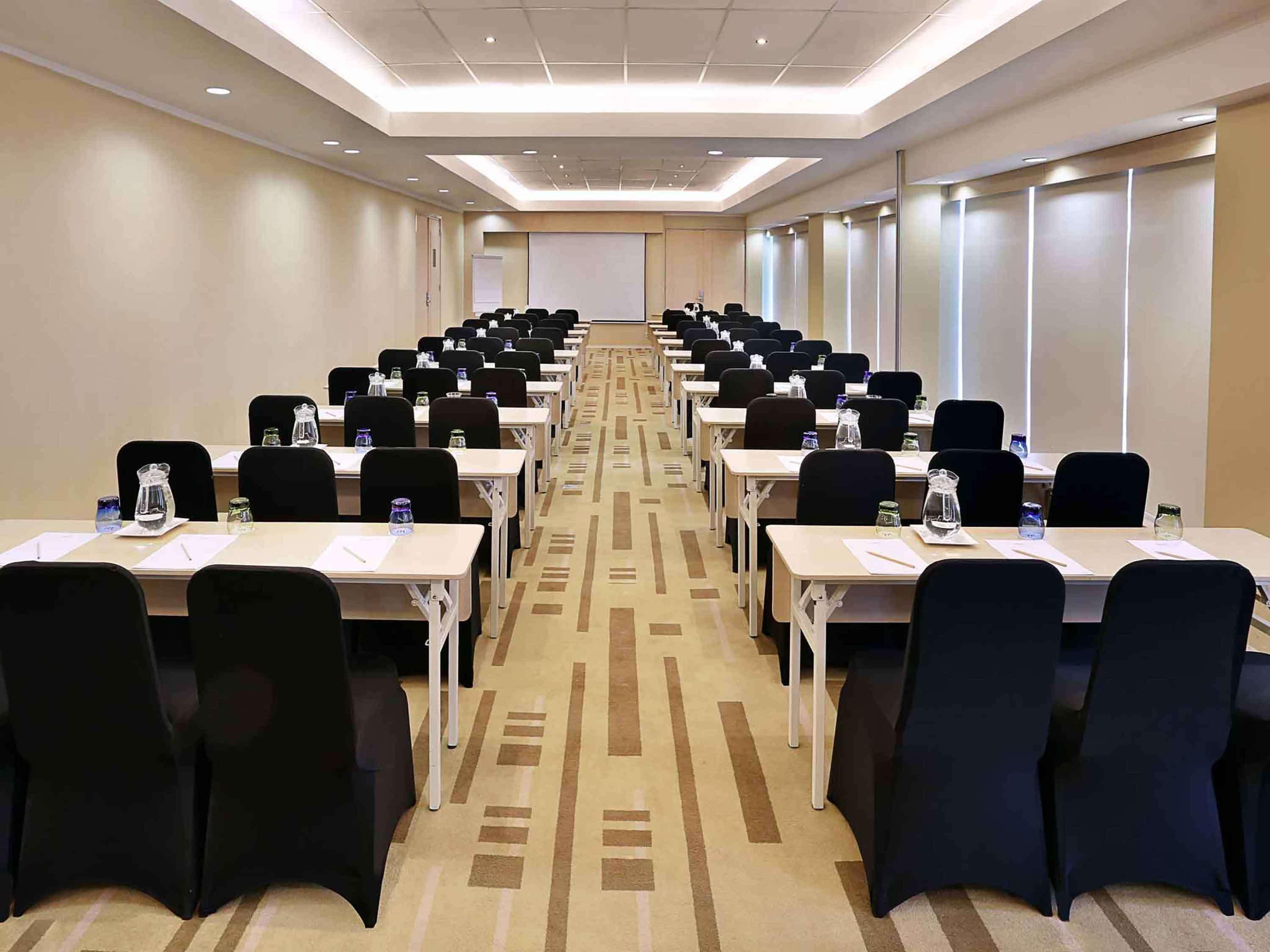 Mercure Jakarta Simatupang Exteriör bild
