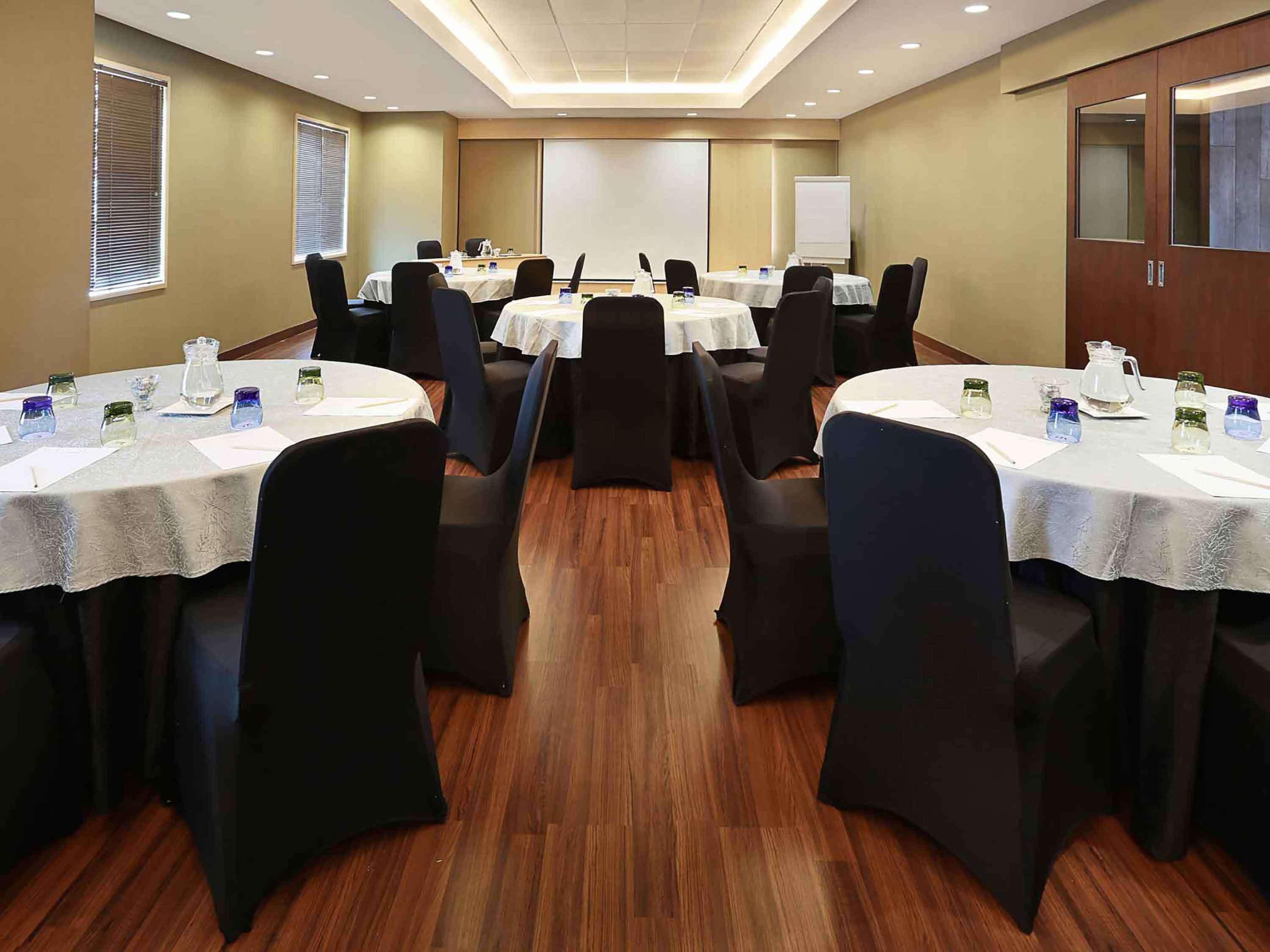 Mercure Jakarta Simatupang Exteriör bild